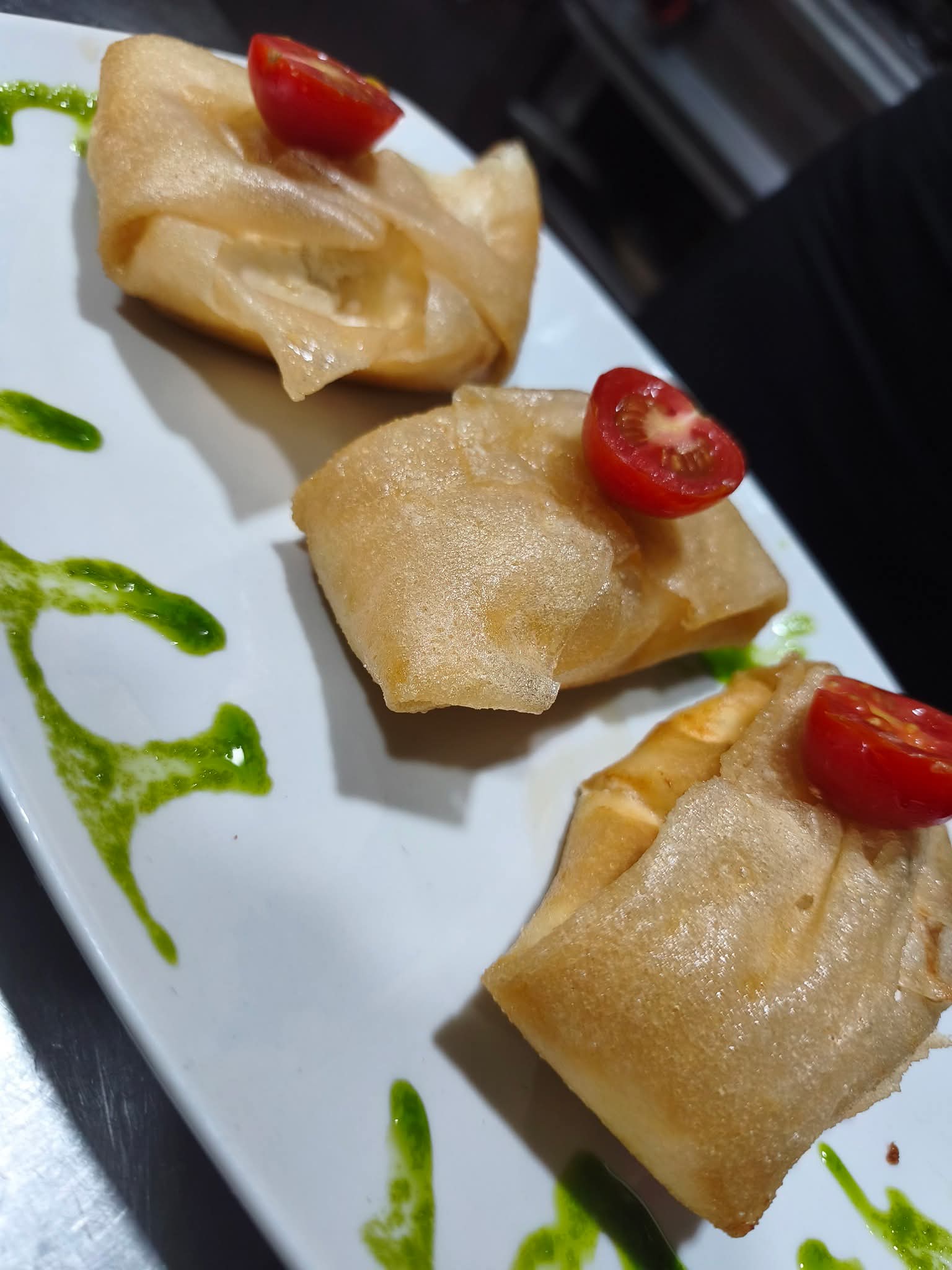 Saquitos de queso con gambas